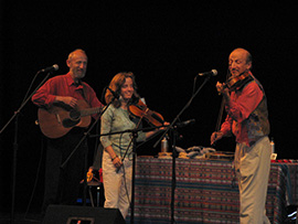 Laz echoing Emily's violin intro to the Deli song